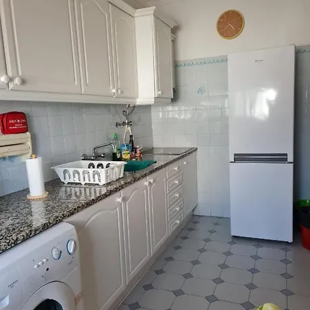 Timi's House - Espaçoso A 350 M Da E Centro Da Velha
