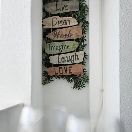 Timi's House - Espacoso A 350 M Da E Centro Da Velha