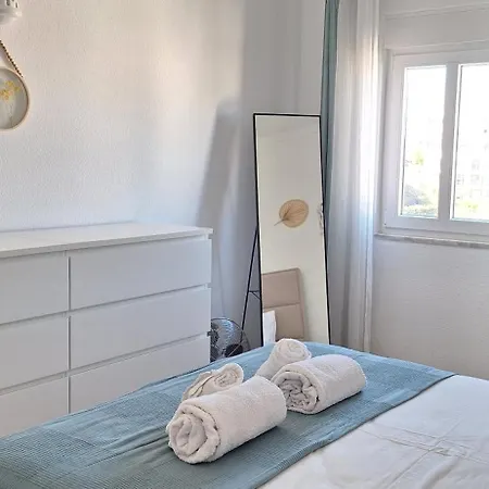 Timi's House - Espacoso A 350 M Da E Centro Da Velha Албуфейра