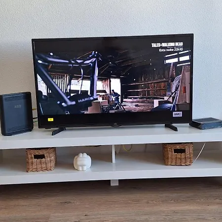 Timi's House - Espacoso A 350 M Da E Centro Da Velha * Албуфейра